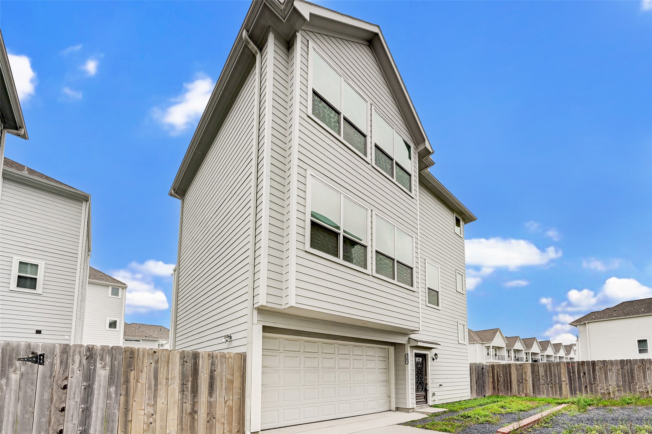 705-rd Link Road Houston, TX 77009 - Photo 2 of 27