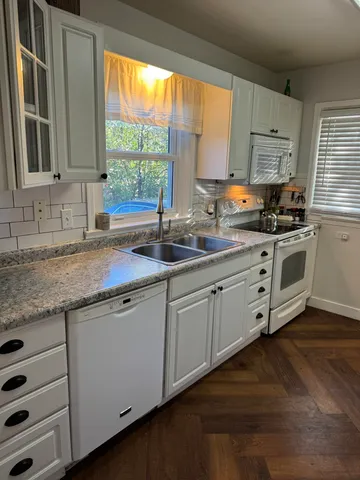 $299,900 | 110 East Chisholm Street, Duluth, MN 55803