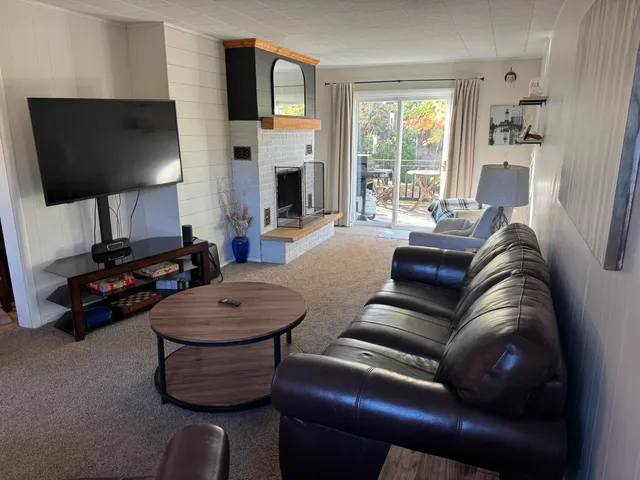 $299,900 | 110 East Chisholm Street, Duluth, MN 55803