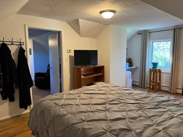 $299,900 | 110 East Chisholm Street, Duluth, MN 55803