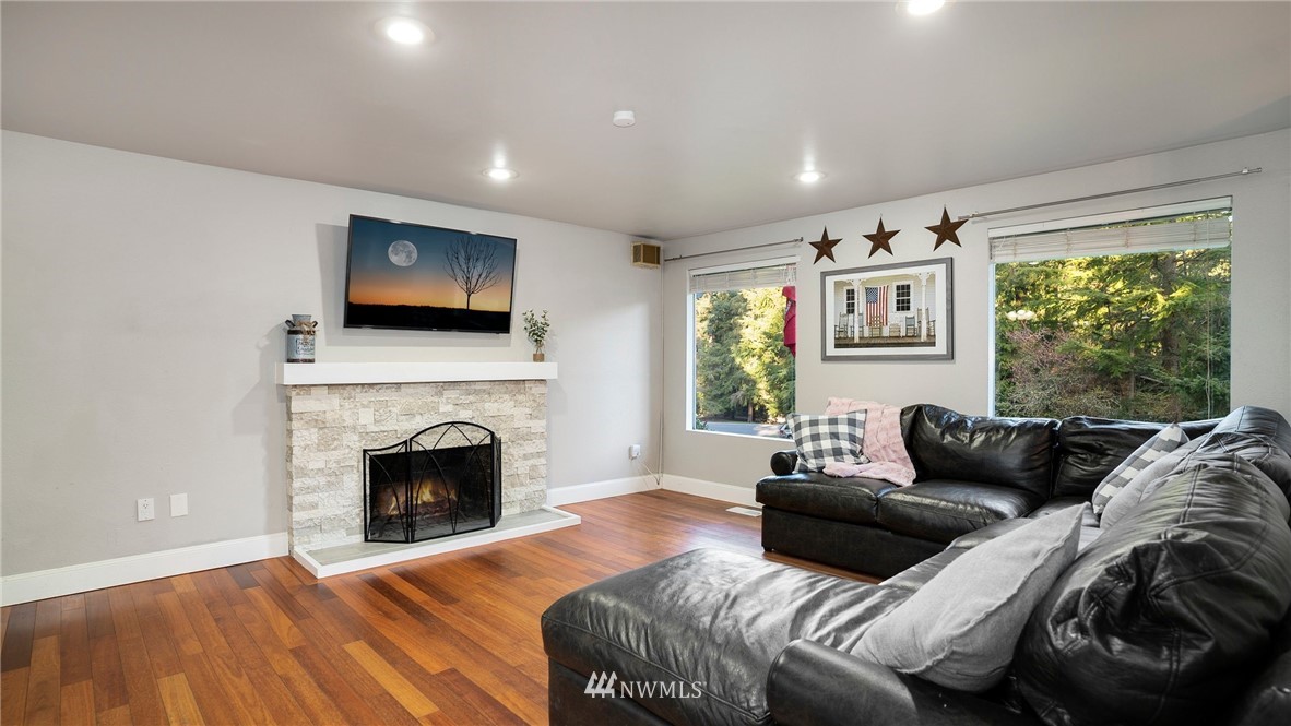 5903 147th Street Southwest Edmonds, WA 98026 - Photo 2 of 27 Gallery Image 2
