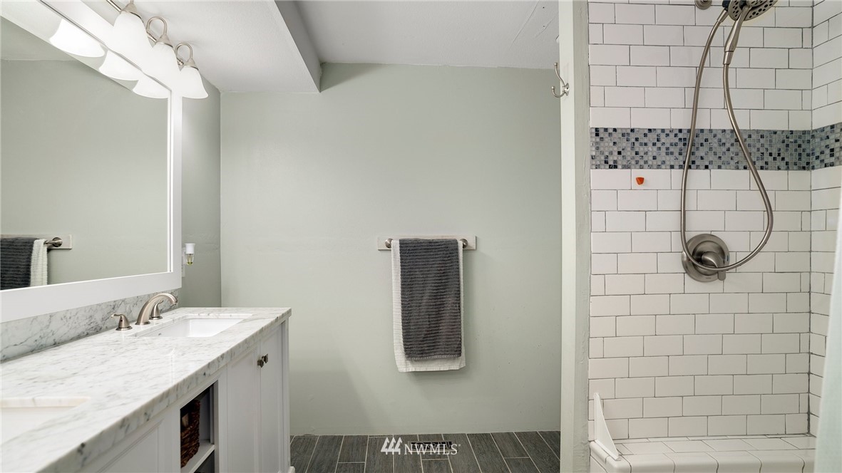 5903 147th Street Southwest Edmonds, WA 98026 - Photo 12 of 27 Gallery Image 12
