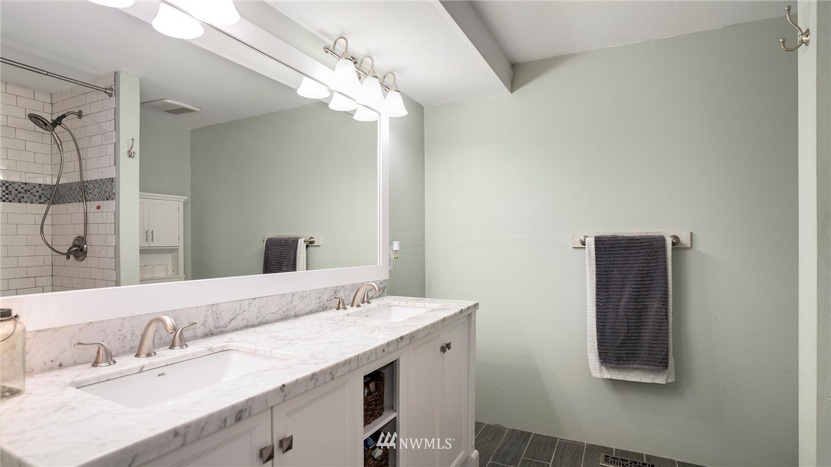 5903 147th Street Southwest Edmonds, WA 98026 - Photo 13 of 27 Gallery Image 13