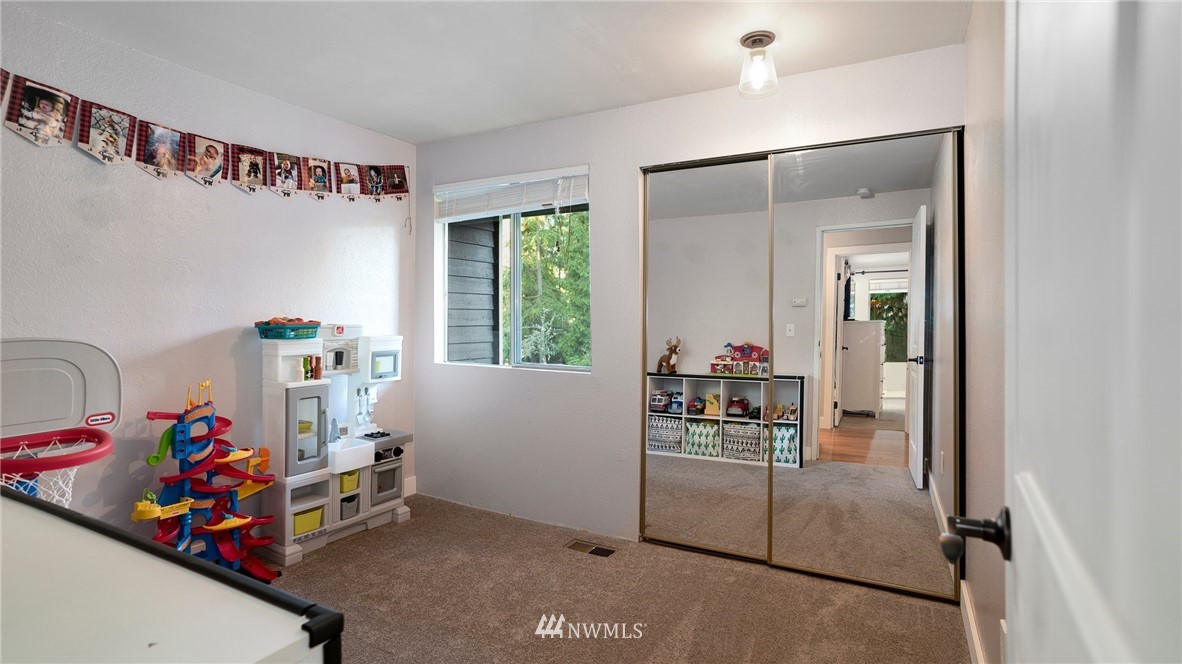 5903 147th Street Southwest Edmonds, WA 98026 - Photo 15 of 27 Gallery Image 15