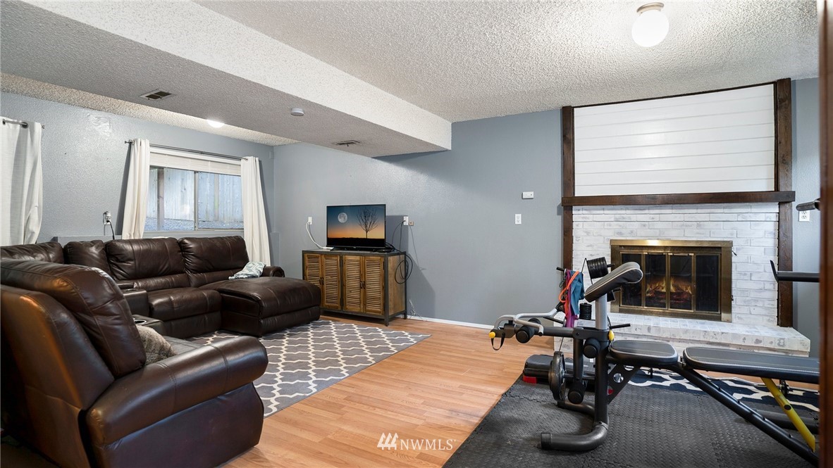 5903 147th Street Southwest Edmonds, WA 98026 - Photo 17 of 27 Gallery Image 17
