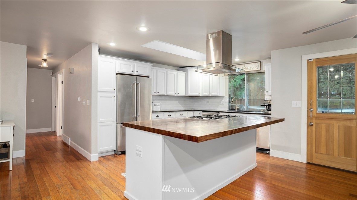 5903 147th Street Southwest Edmonds, WA 98026 - Photo 7 of 27 Gallery Image 7
