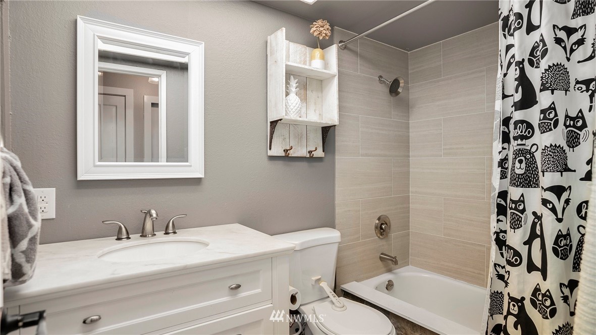 5903 147th Street Southwest Edmonds, WA 98026 - Photo 9 of 27 Gallery Image 9