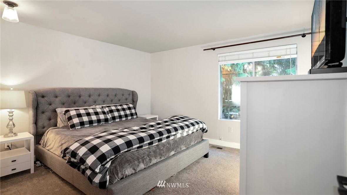 5903 147th Street Southwest Edmonds, WA 98026 - Photo 10 of 27 Gallery Image 10