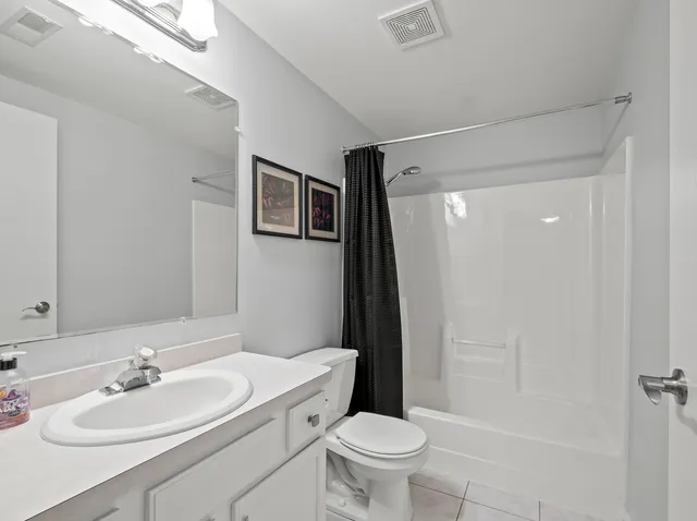 $279,222 | 7759 Bristol Park Drive, Unit 2SE, Tinley Park, IL 60477