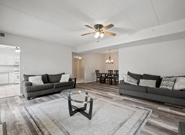 $279,222 | 7759 Bristol Park Drive, Unit 2SE, Tinley Park, IL 60477