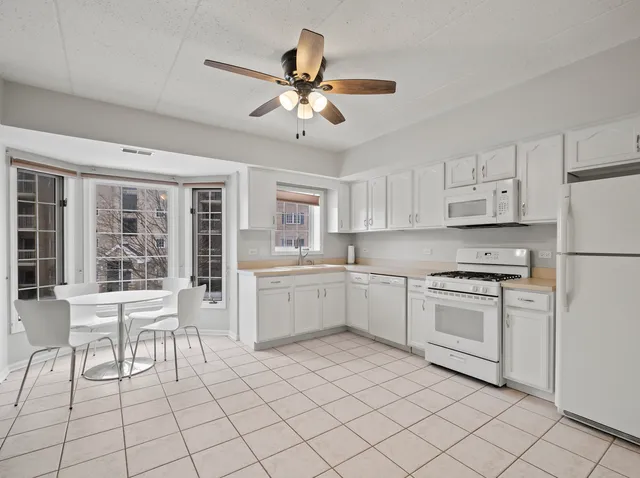 $279,222 | 7759 Bristol Park Drive, Unit 2SE, Tinley Park, IL 60477