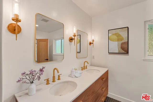 $1,195,000 | 10646 Ledeen Drive, Lakeview Terrace, CA 91342