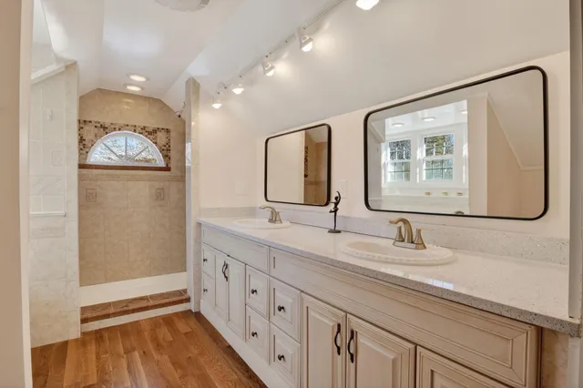 $1,530,000 | 31 Old Blue Point Road, Scarborough, ME 04074