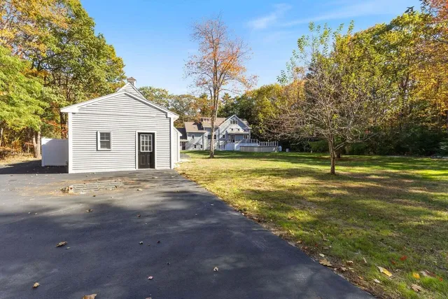 $1,530,000 | 31 Old Blue Point Road, Scarborough, ME 04074