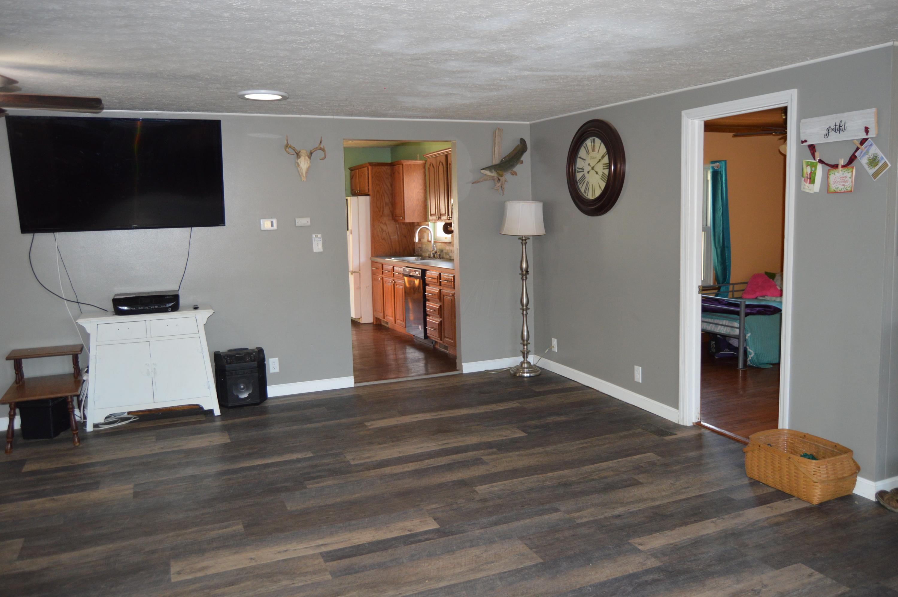 3325 Crawfis Road Southeast Lancaster, OH 43130 - Photo 12 of 31 Gallery Image 12