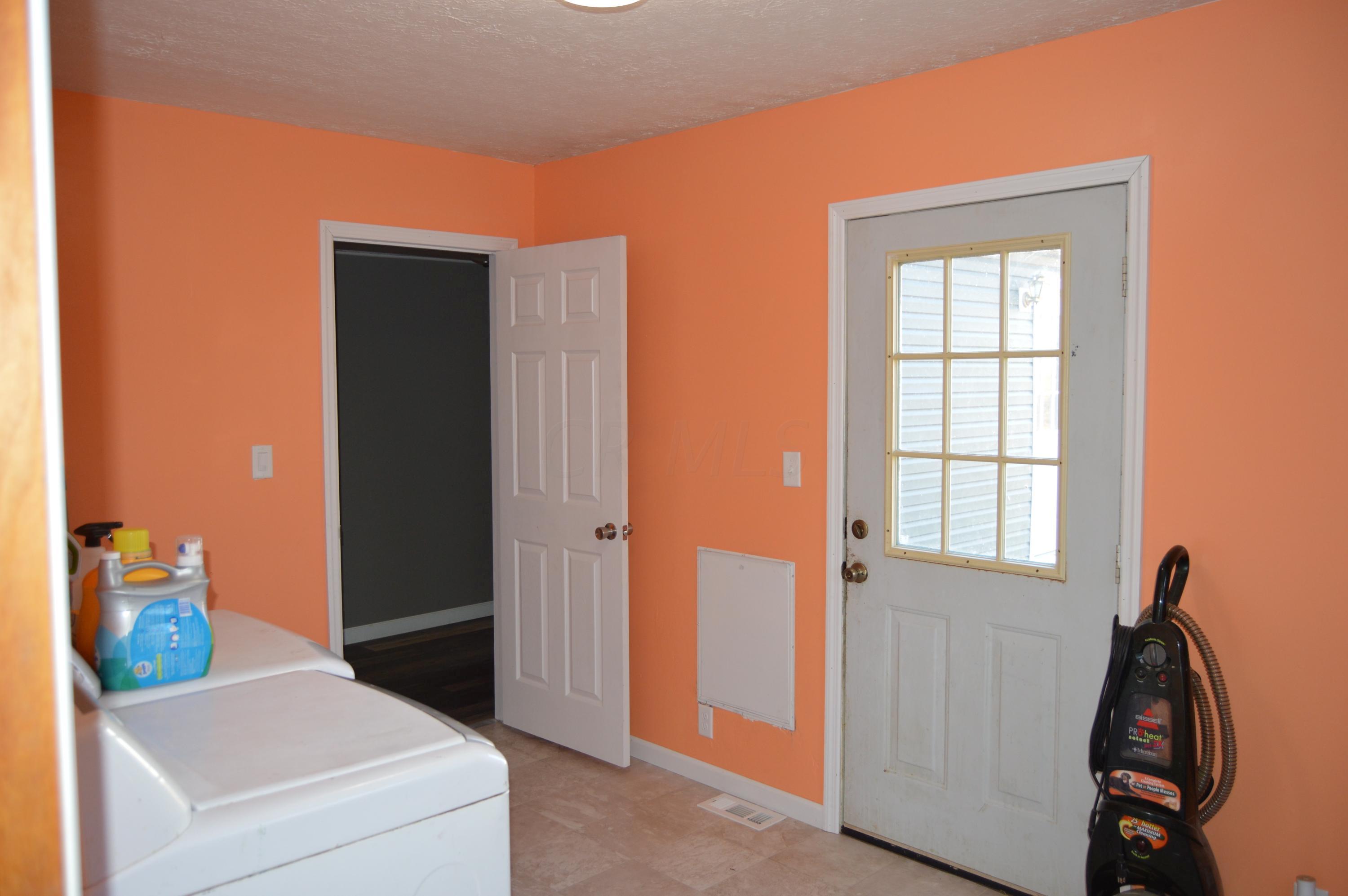 3325 Crawfis Road Southeast Lancaster, OH 43130 - Photo 15 of 31 Gallery Image 15