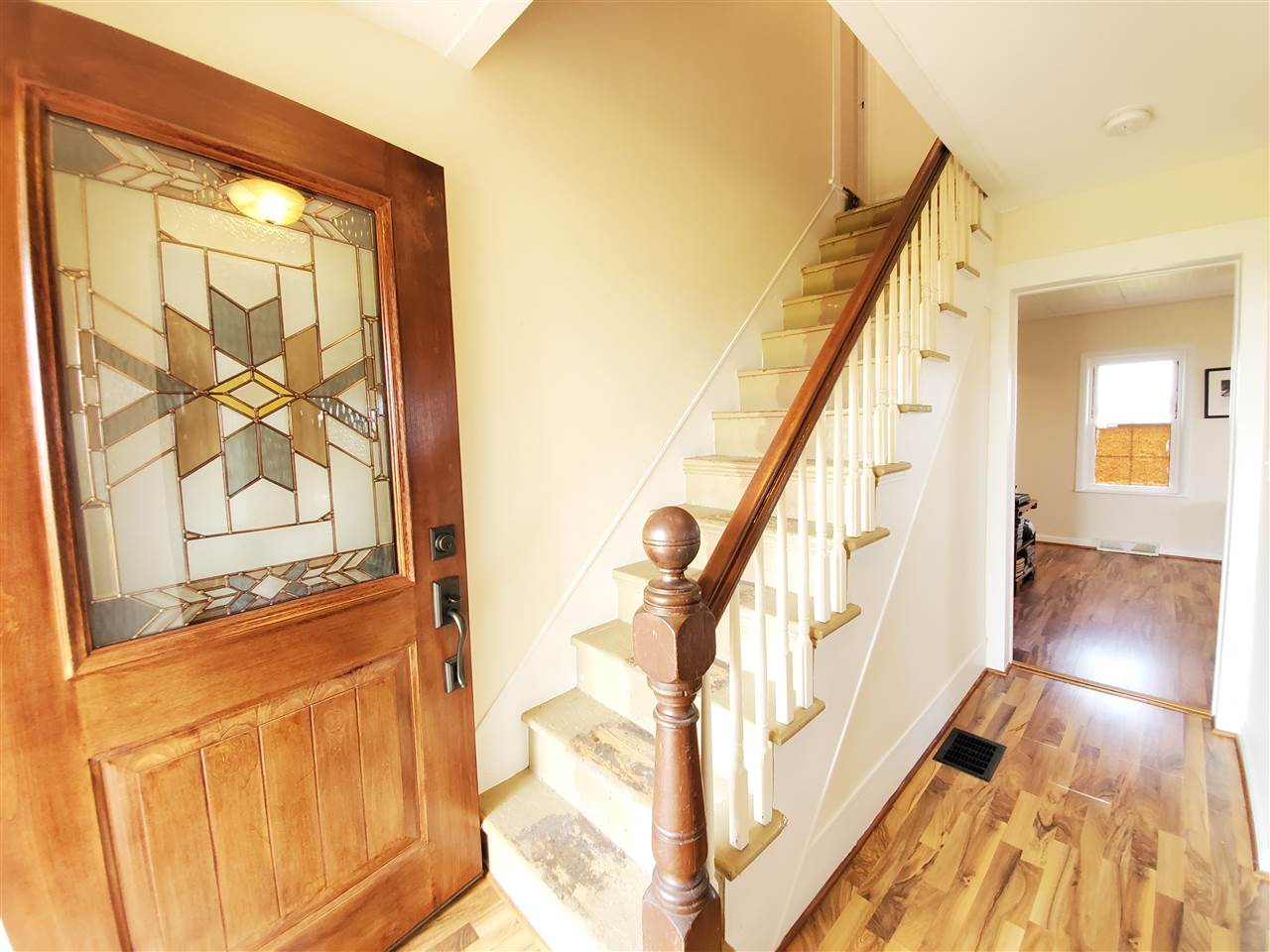 9700 West Edgewood Road Dixon, IL 61021 - Photo 4 of 36 a view of an entryway with wooden floor