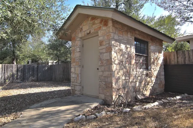 $595,000 | 2507 Chaparral Park Road, Manchaca, TX 78652