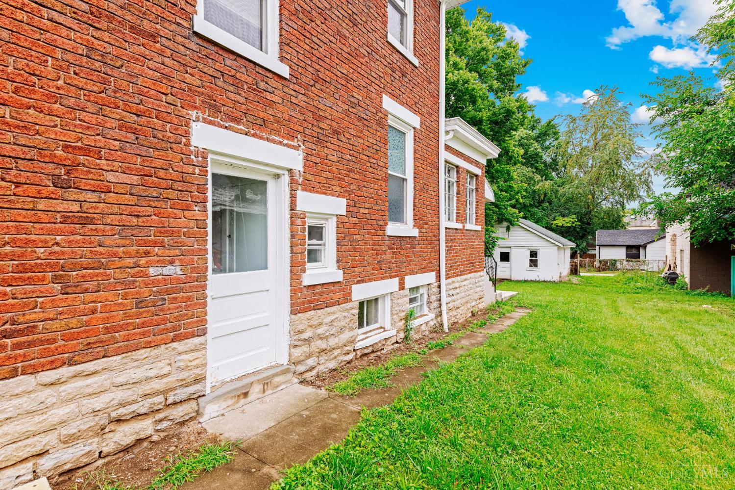 6505 Madison Road Cincinnati, OH 45227 - Photo 18 of 27