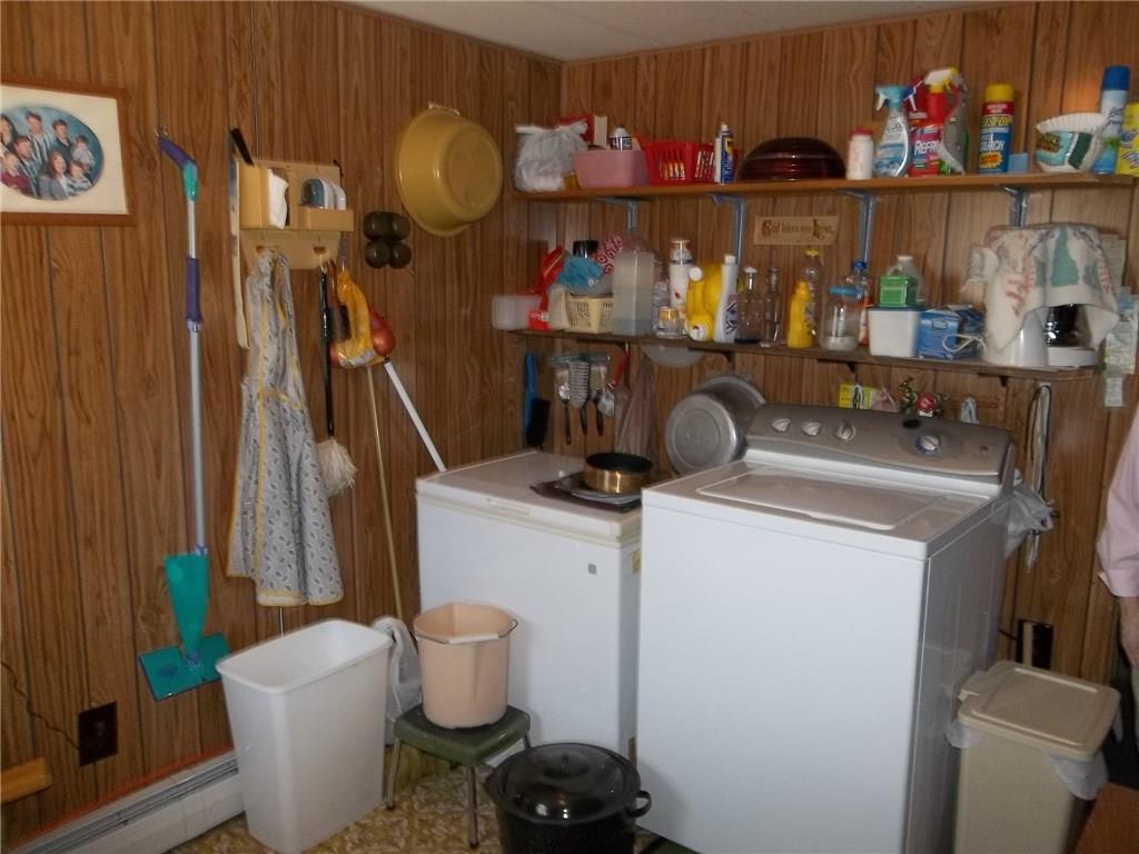 123 Main Street Hope, ME 04847 - Photo 11 of 18 Laundry room