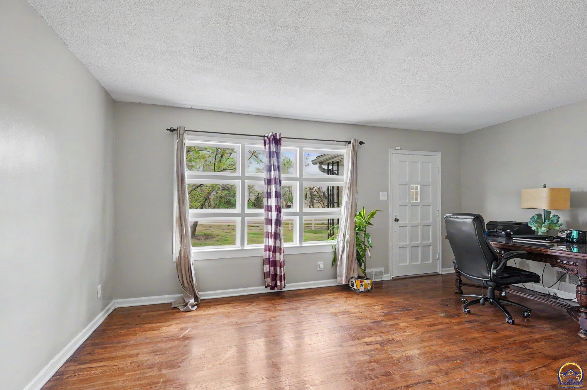 5131 Southwest Urish Road Topeka, KS 66610 - Photo 16 of 62