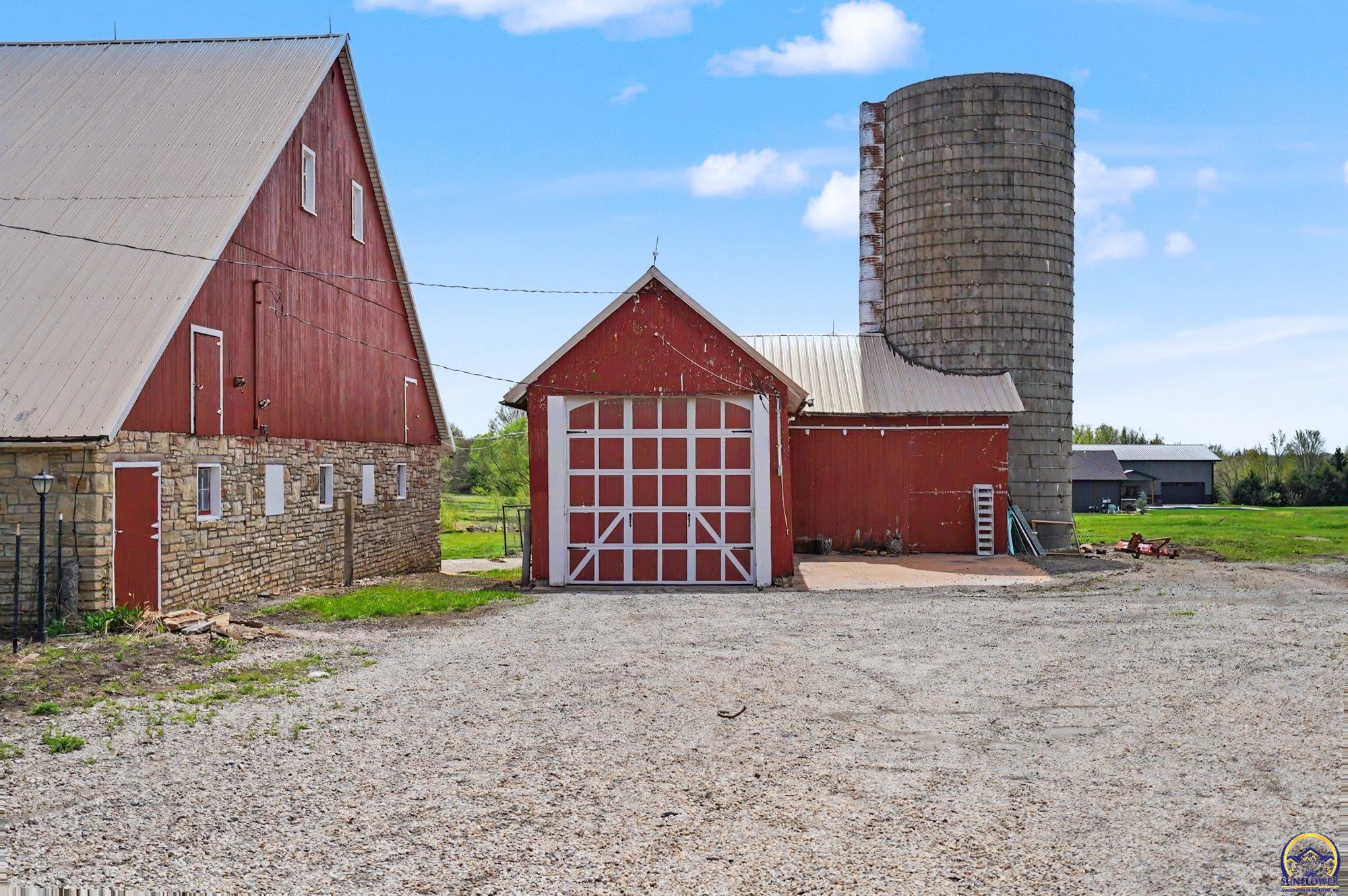 5131 Southwest Urish Road Topeka, KS 66610 - Photo 2 of 62