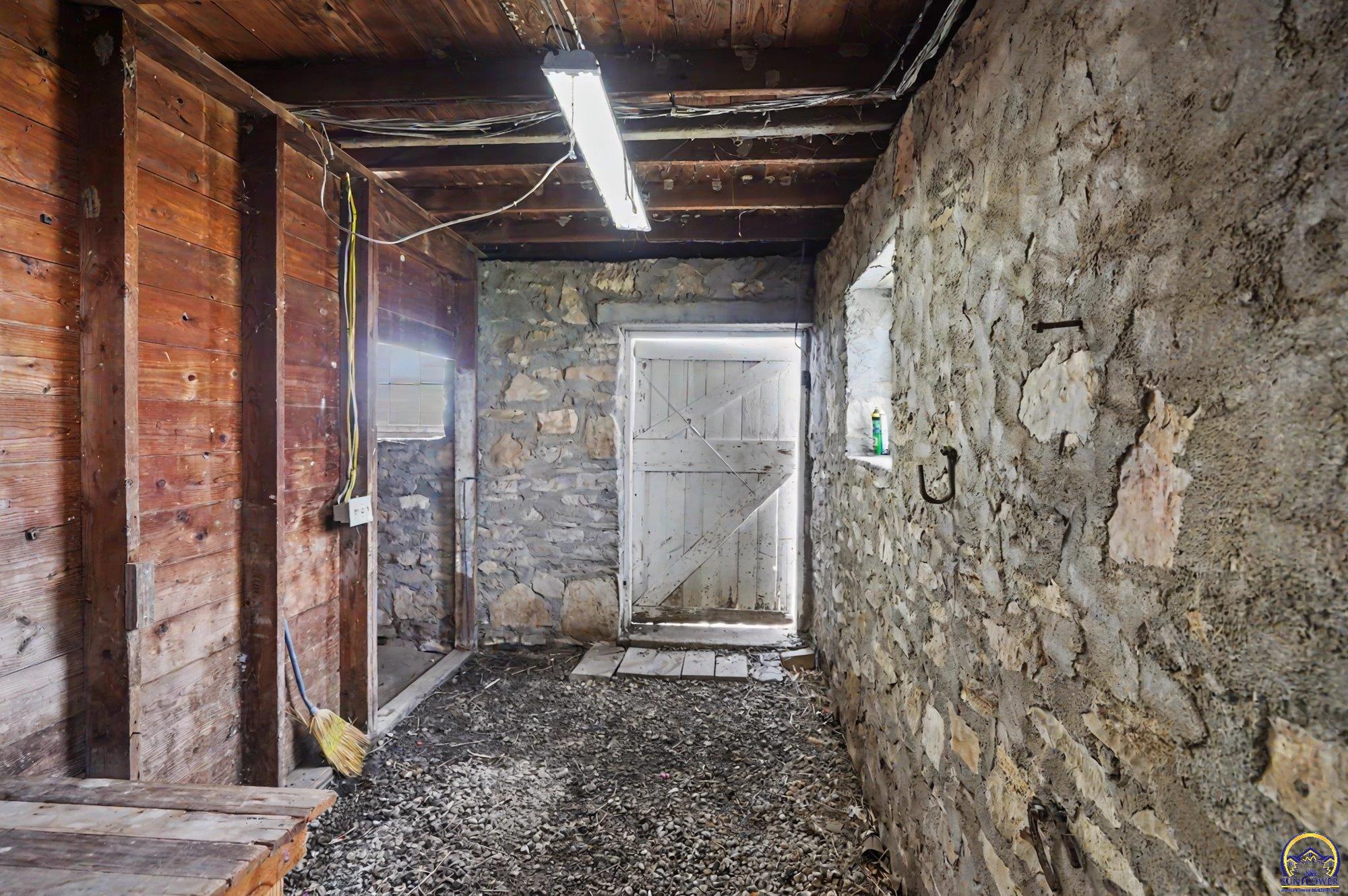 5131 Southwest Urish Road Topeka, KS 66610 - Photo 46 of 62