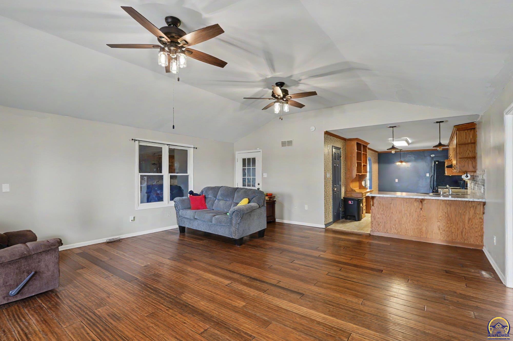 5131 Southwest Urish Road Topeka, KS 66610 - Photo 7 of 62