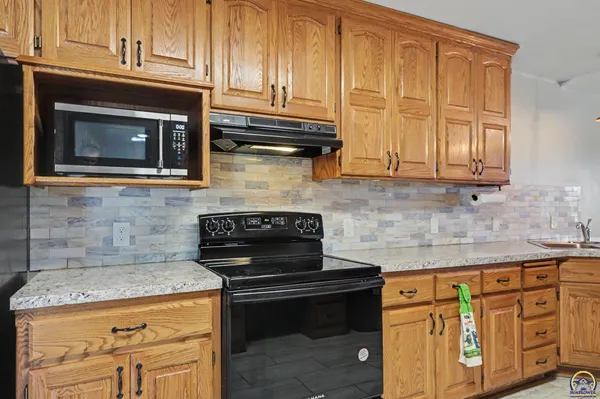 $479,000 | 5131 Southwest Urish Road, Topeka, KS 66610