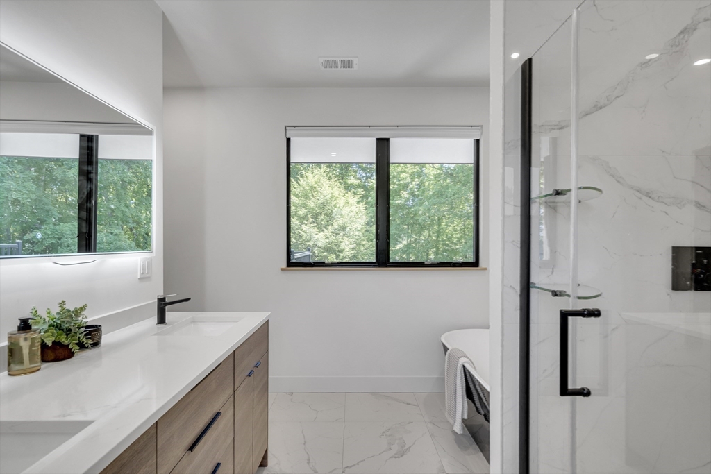 1242 Beacon Street Newton, MA 02468 - Photo 17 of 28
