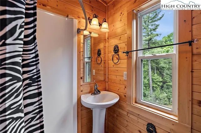 $427,400 | 1158 Staghorn Road, Purlear, NC 28665