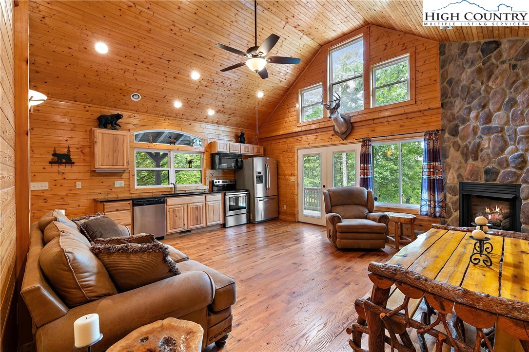 1158 Staghorn Road Purlear, NC 28665 - Photo 4 of 48