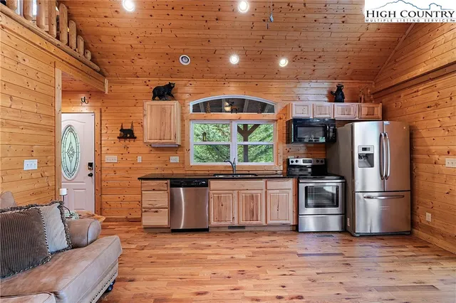 $427,400 | 1158 Staghorn Road, Purlear, NC 28665