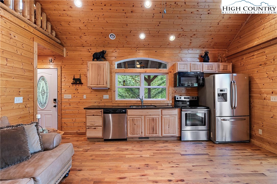 1158 Staghorn Road Purlear, NC 28665 - Photo 5 of 48