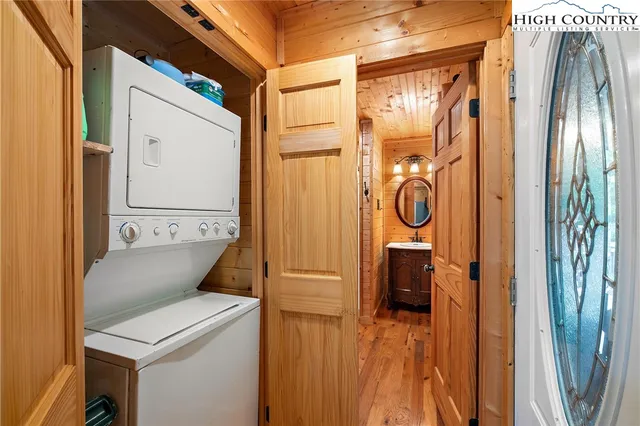 $427,400 | 1158 Staghorn Road, Purlear, NC 28665