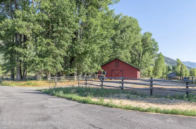 $3,500,000 | 5405 Ulysses Lane, Wilson, WY 83014