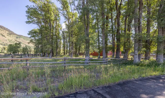 $3,500,000 | 5405 Ulysses Lane, Wilson, WY 83014