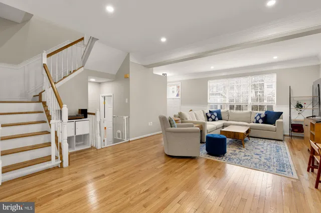 $3,800 | 6143 Cinnamon Court, Alexandria, VA 22310