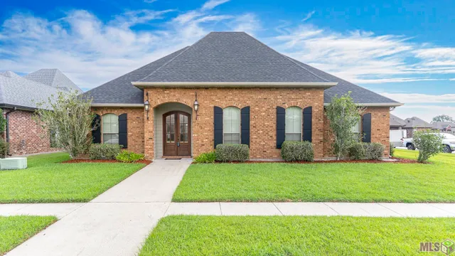 $385,000 | 273 Brentwood Drive, Houma, LA 70360