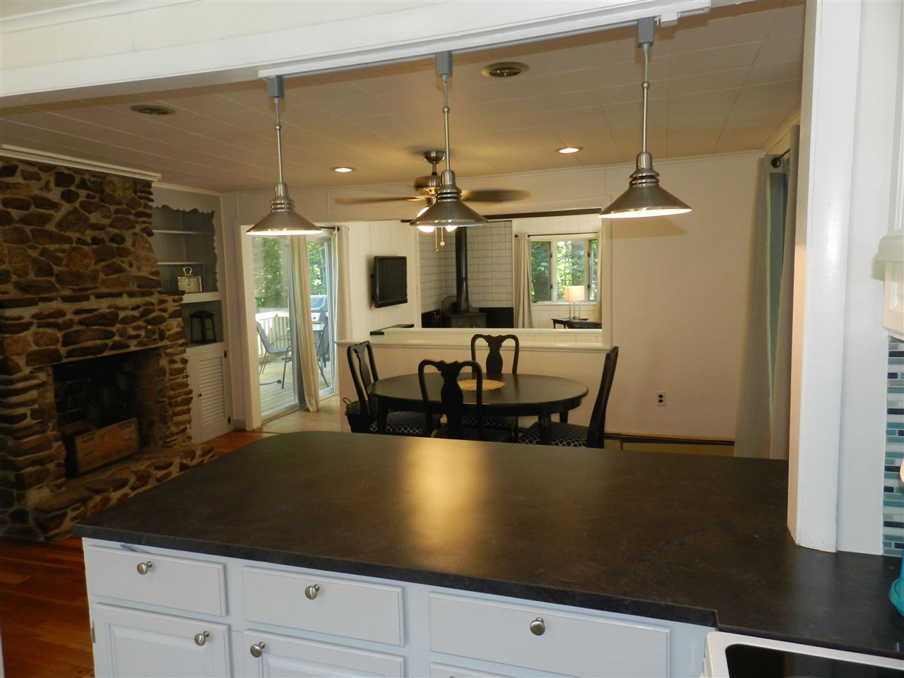 271 Chestnut Hill Road Rochester, NH 03867 - Photo 3 of 20