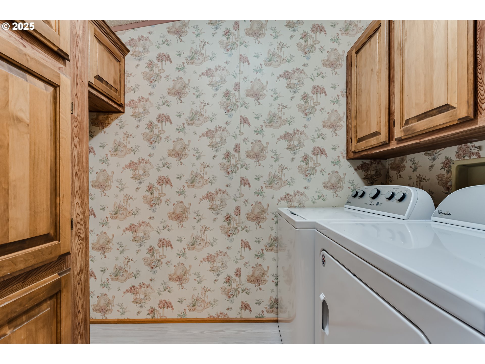 1475 Green Acres Road, Unit 83 Eugene, OR 97408 - Photo 11 of 19 a bathroom with a sink and a mirror