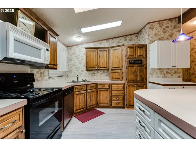 $115,500 | 1475 Green Acres Road, Unit 83, Eugene, OR 97408