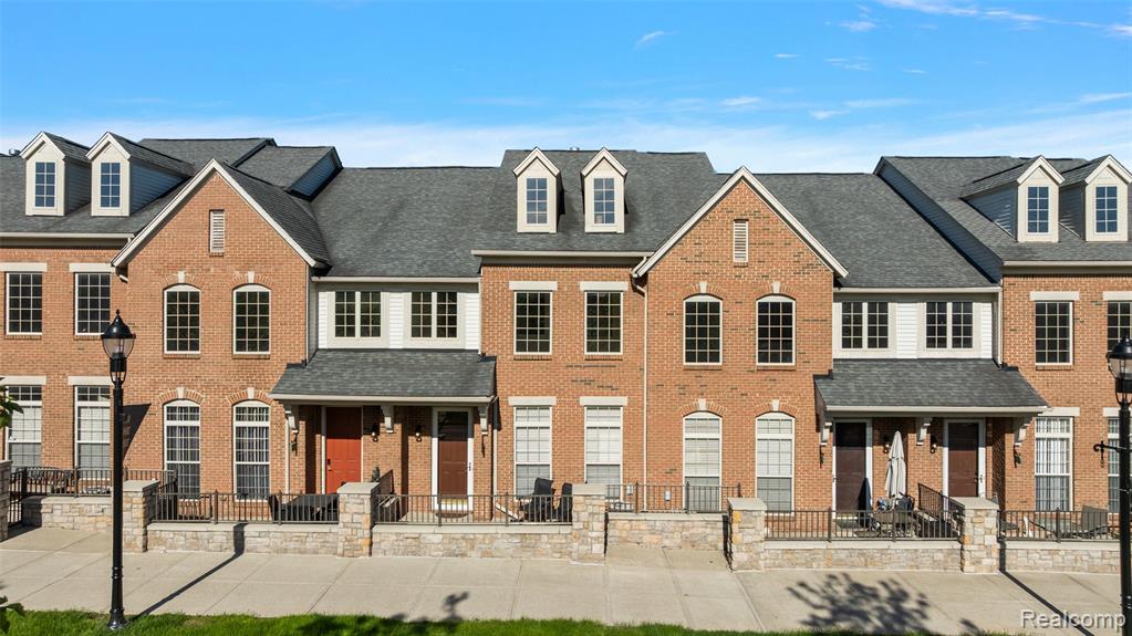 13 North Squirrel Road Auburn Hills, MI 48326 - Photo 2 of 63
