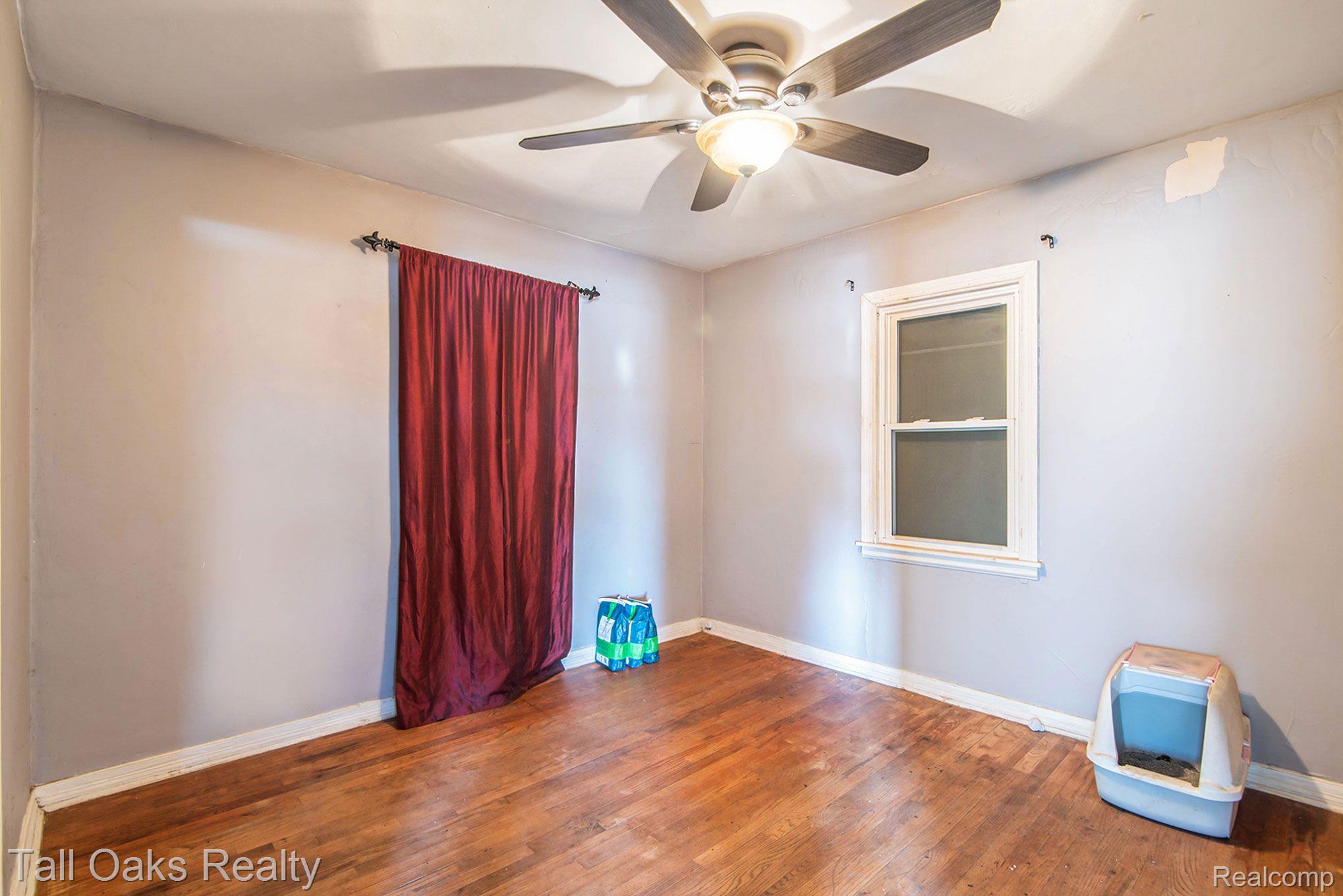 5273 Lapeer Road Burton, MI 48509 - Photo 6 of 10 Gallery Image 6