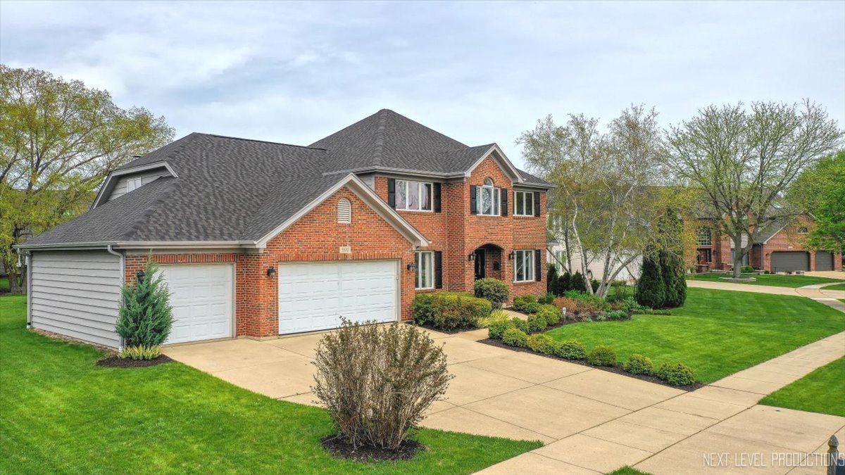 3570 Jeremy Ranch Court Naperville, IL 60564 - Photo 3 of 37 Gallery Image 3