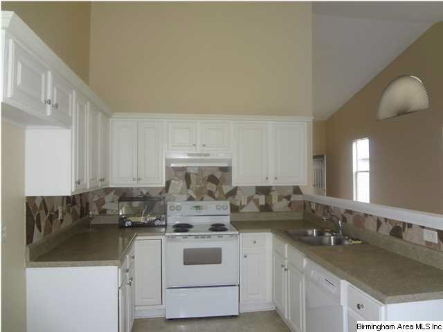 142 Gardenside Drive Alabaster, AL 35007 - Photo 11 of 32