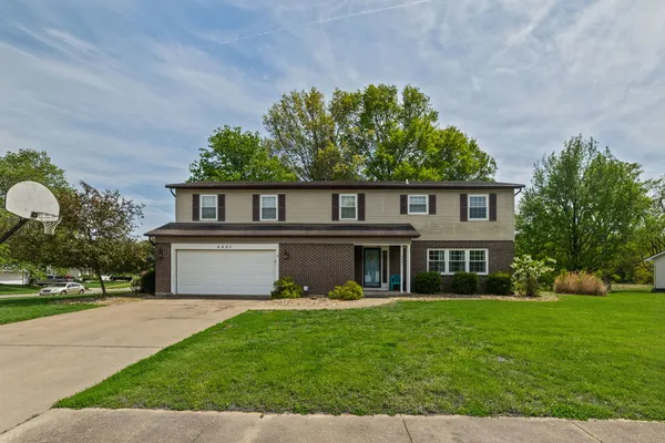 $290,000 | 4401 Woodglen Lane, Mount Vernon, IL 62864