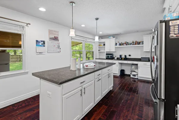 $290,000 | 4401 Woodglen Lane, Mount Vernon, IL 62864