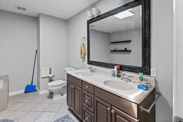 $290,000 | 4401 Woodglen Lane, Mount Vernon, IL 62864