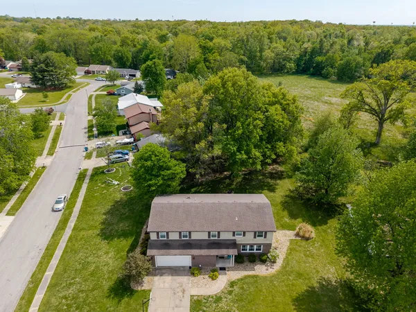 $290,000 | 4401 Woodglen Lane, Mount Vernon, IL 62864